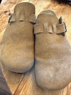 Cushionaire Haze Suede clogs